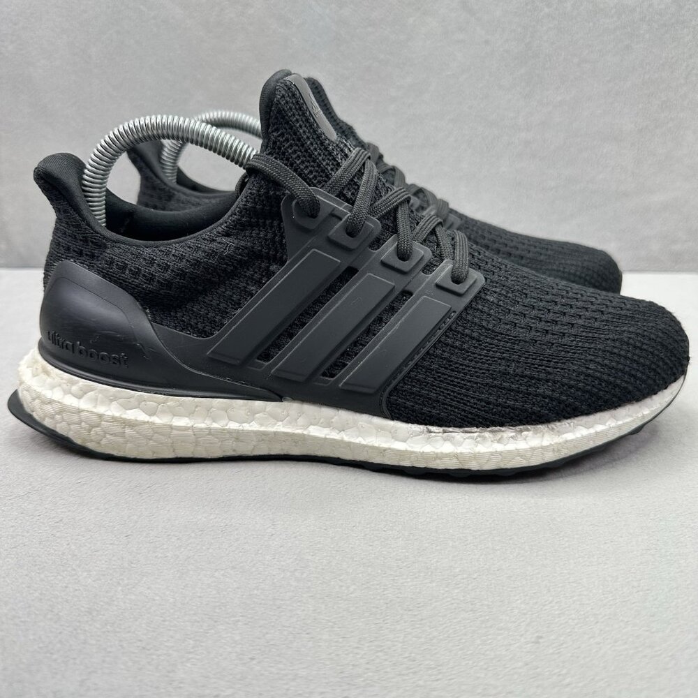 Womens Size 8.5 adidas UltraBoost 4.0 DNA Shoes Black / White Athletic Sneakers